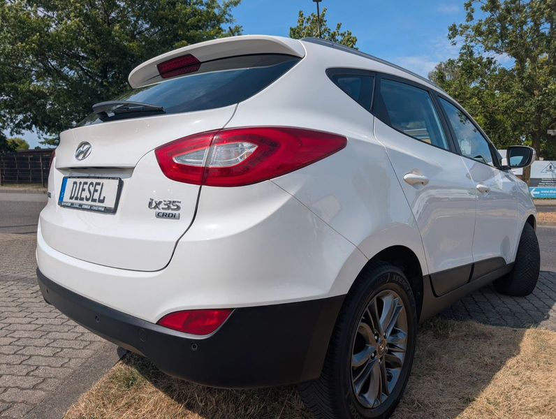 Hyundai iX35 FIFA World Cup Edition 2WD*1-HAND*PDC*USB ! — photo 9