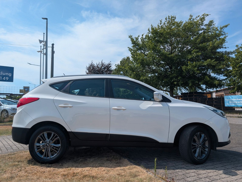 Hyundai iX35 FIFA World Cup Edition 2WD*1-HAND*PDC*USB ! — photo 8