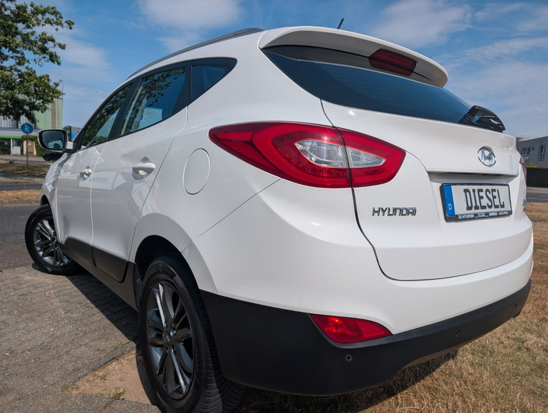Hyundai iX35 FIFA World Cup Edition 2WD*1-HAND*PDC*USB ! — photo 11