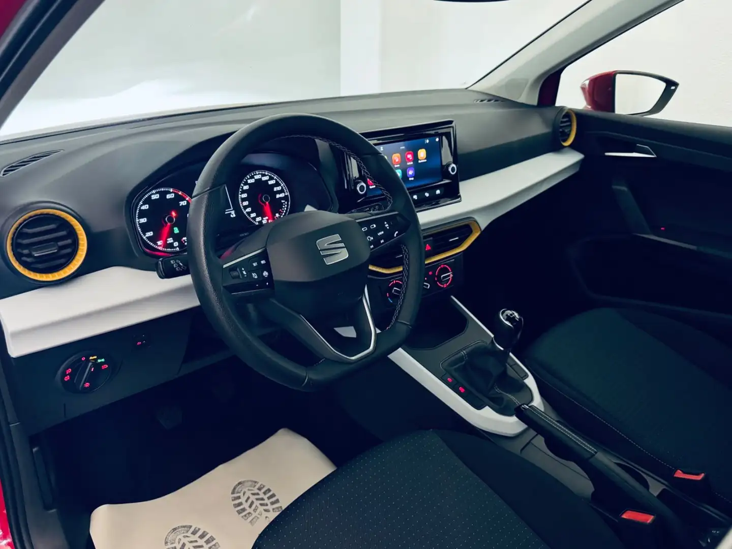 SEAT Arona Style 1.0 TGI * 1.HAND * TEMPOMAT * LMF * Rouge - 2
