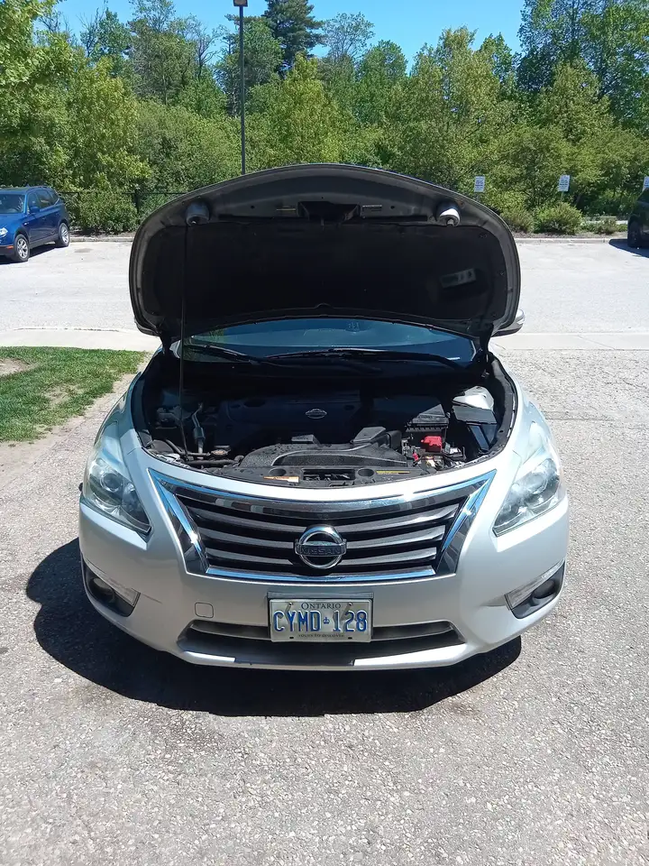 Nissan Altima fotografie Nissan Altima