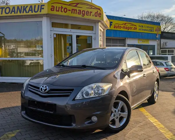 Toyota Auris 2.0d Executiv*2Hd*Temp*XEN*Keyles*Tüv05.26