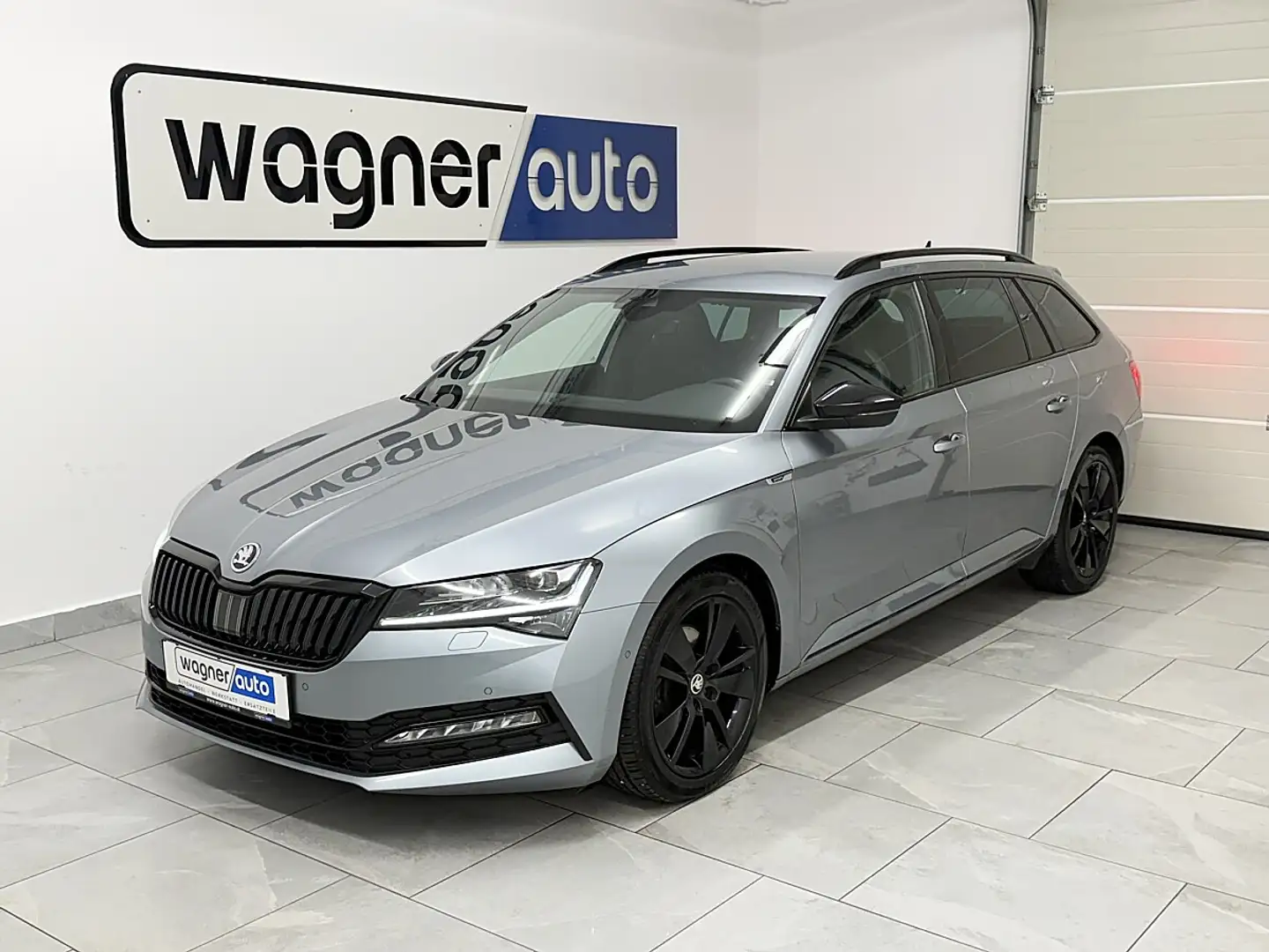 Skoda Superb Kombi 2,0 TDI Sportline DSG.MATRIX LED/ACC/Navi... Grau - 2