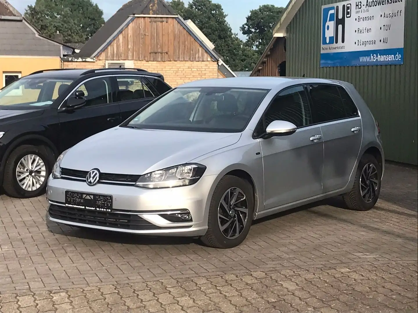 Volkswagen Golf VII*Join*1,0TSI*Sitzh.*Navi*PDC*Allw*uvm Silber - 1