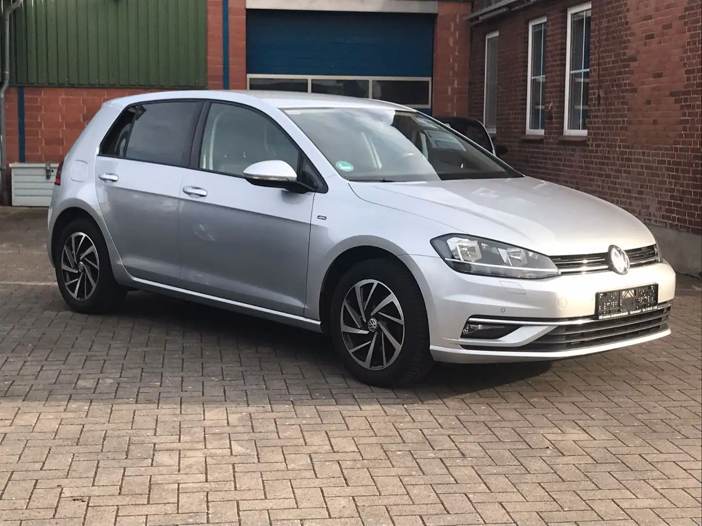 Volkswagen Golf VII*Join*1,0TSI*Sitzh.*Navi*PDC*Allw*uvm Silber - 2