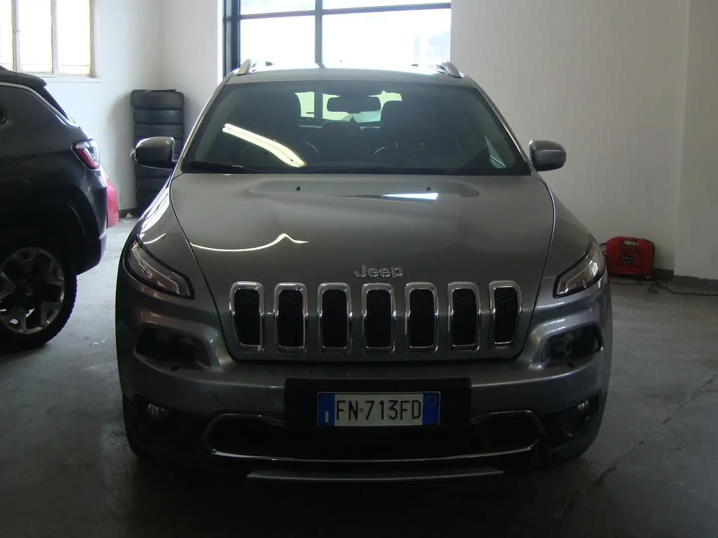 Jeep Cherokee 2.2 mjt II Limited + 4wd active drive II auto Zilver - 1