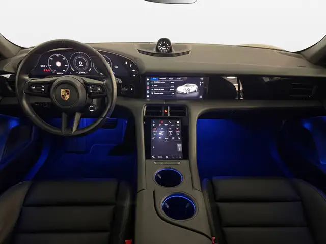 Porsche Taycan view 11