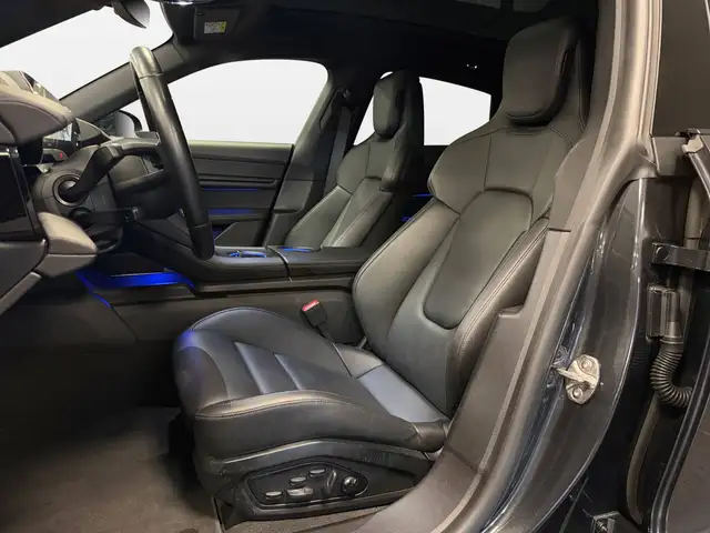 Porsche Taycan view 14