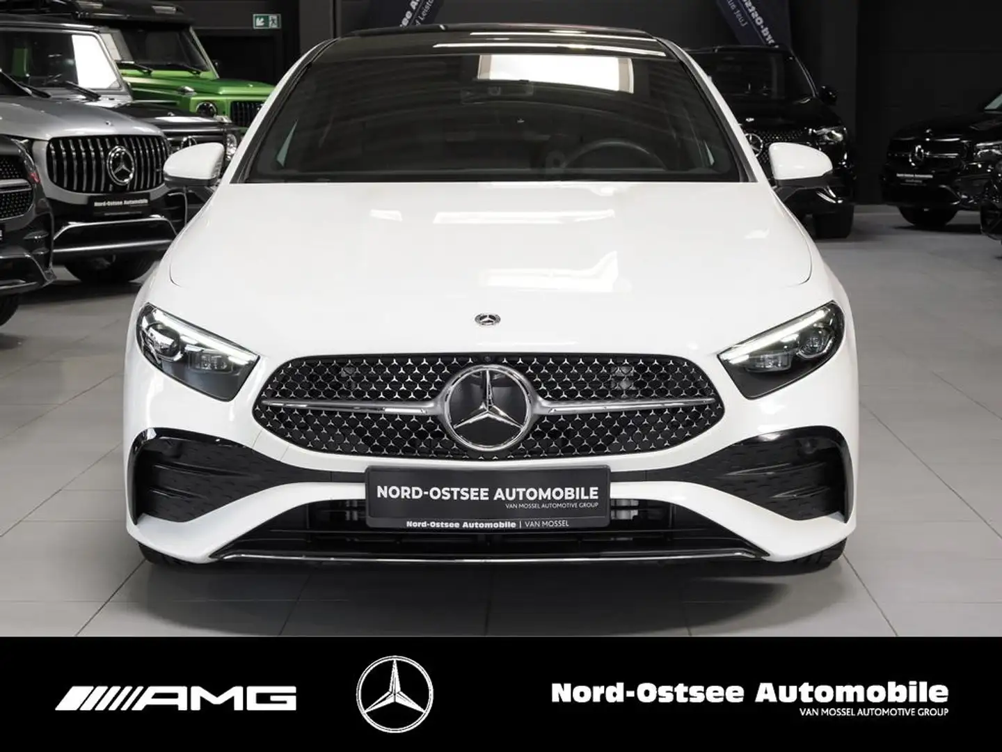 Mercedes-Benz A 250 4M AMG PREM STHZG 19" 360° KEYLESS MULTI Blanc - 2
