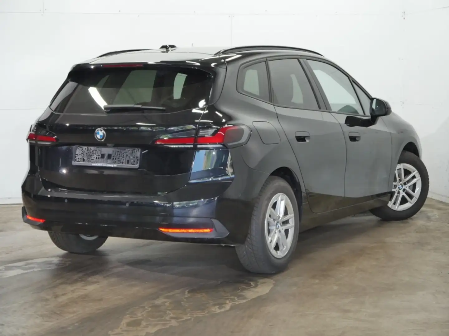 BMW 218 Active Tourer i Sommer16'' Luxury-Tafel Komf AdLED Schwarz - 2