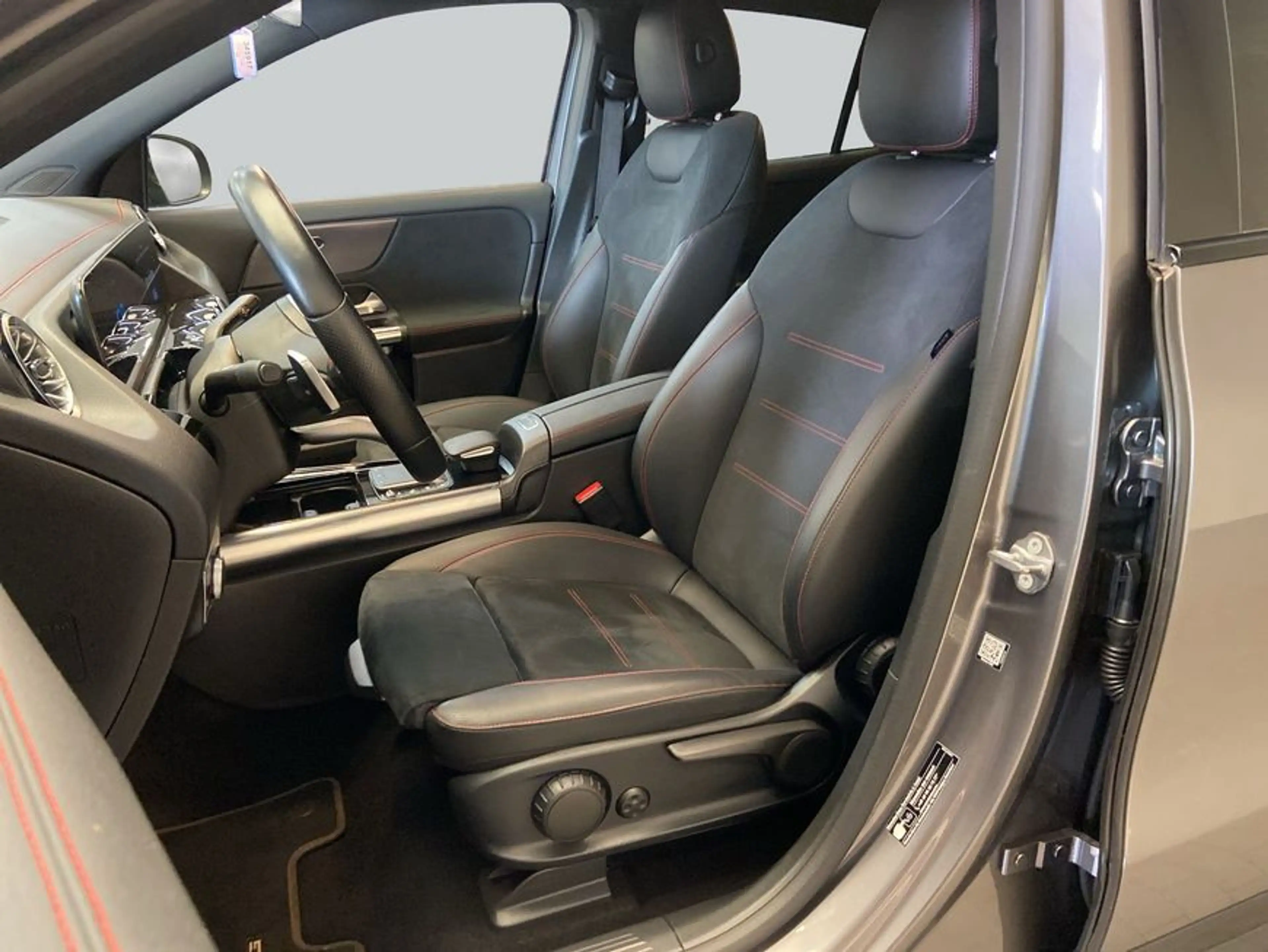 Mercedes-Benz EQA 250 EQA — photo 11