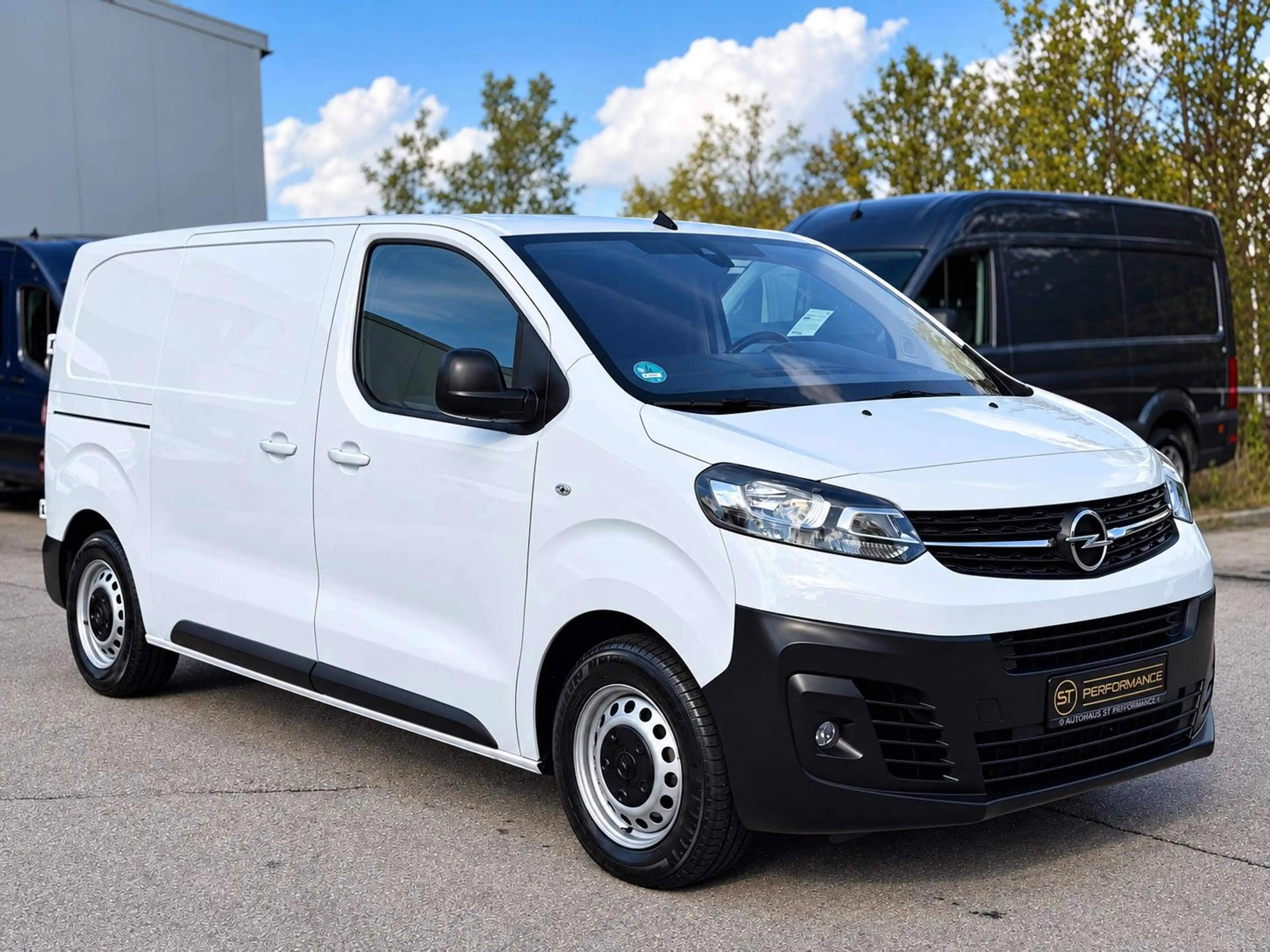 Opel Vivaro L2 Edition M AUTOMATIK NAV TEMPOMAT KLIMA — photo 3