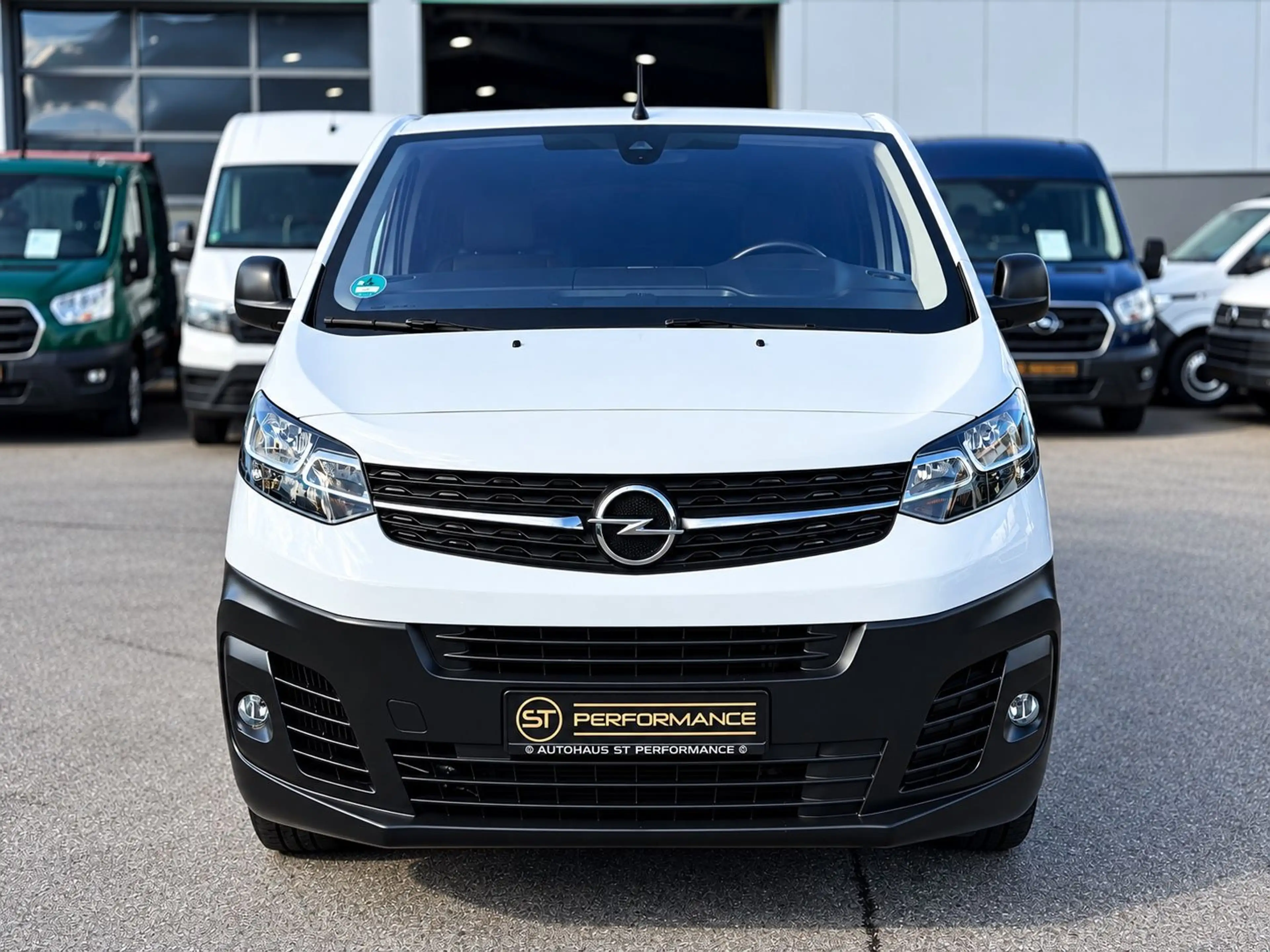 Opel Vivaro L2 Edition M AUTOMATIK NAV TEMPOMAT KLIMA — photo 2