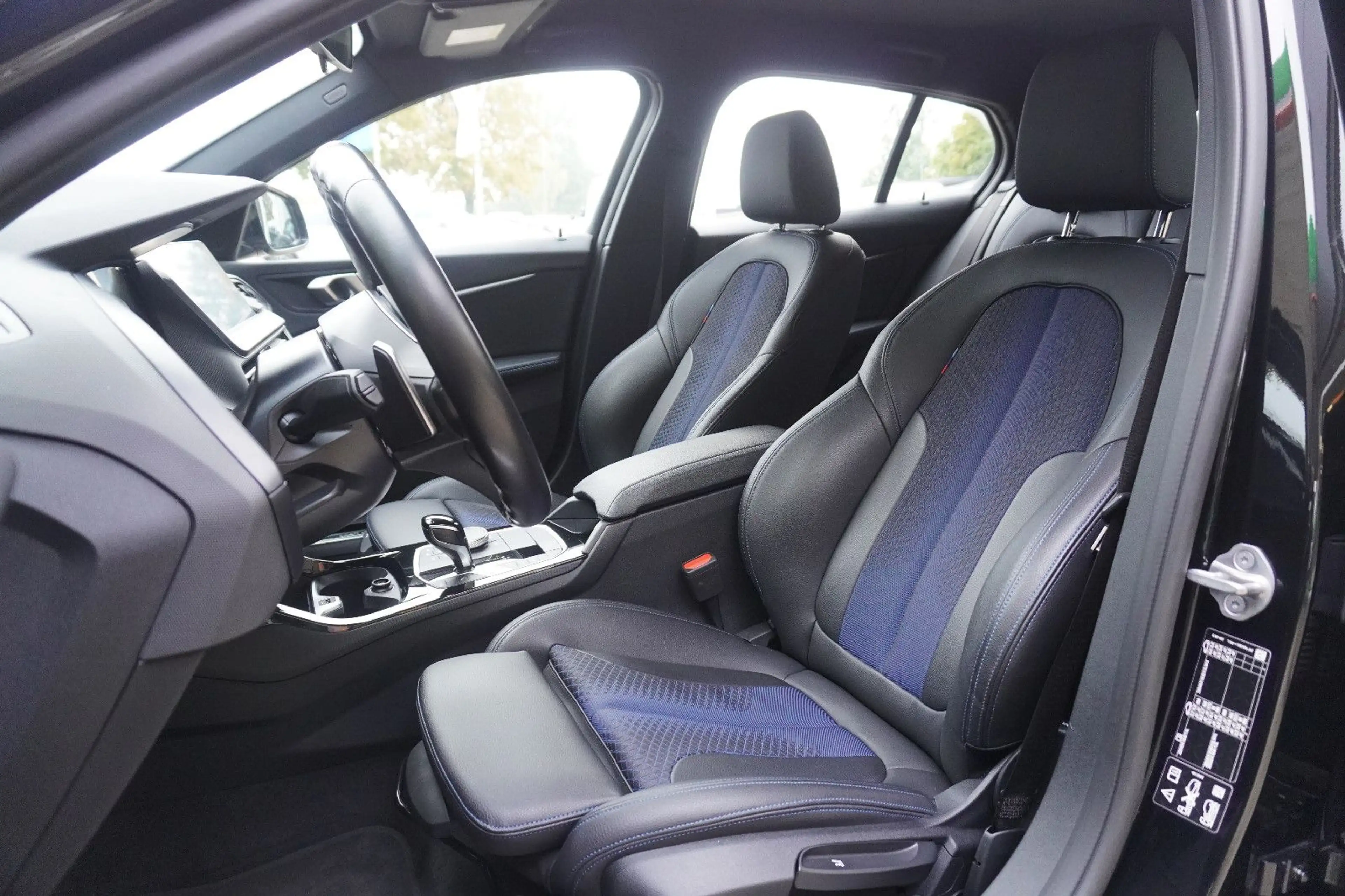 BMW 135 i xDrive |LED|SHZ|Navi|Keyless — photo 11