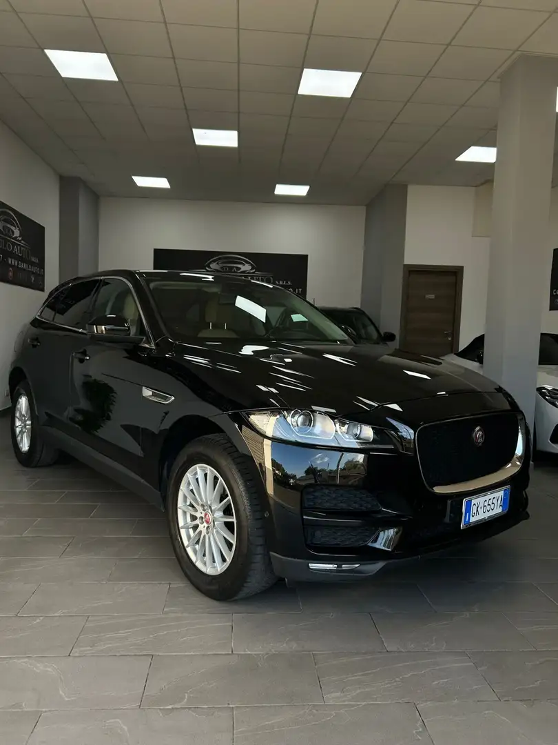Jaguar F-Pace 2.0d i4 Prestige 180cv auto my18 autocarro 4 posti - 2