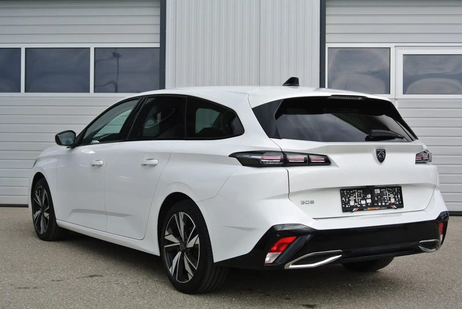 Peugeot 308 SW BlueHDi 130 Allure * Blanc - 2