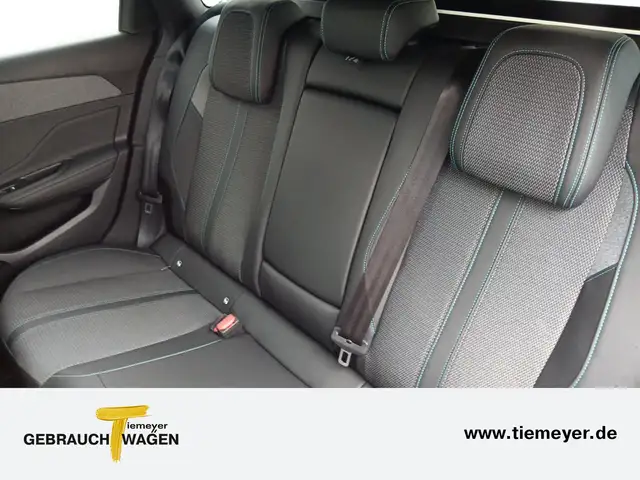 Peugeot 308 view 11