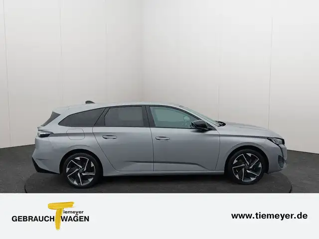 Peugeot 308 view 4