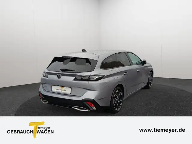 Peugeot 308 view 5