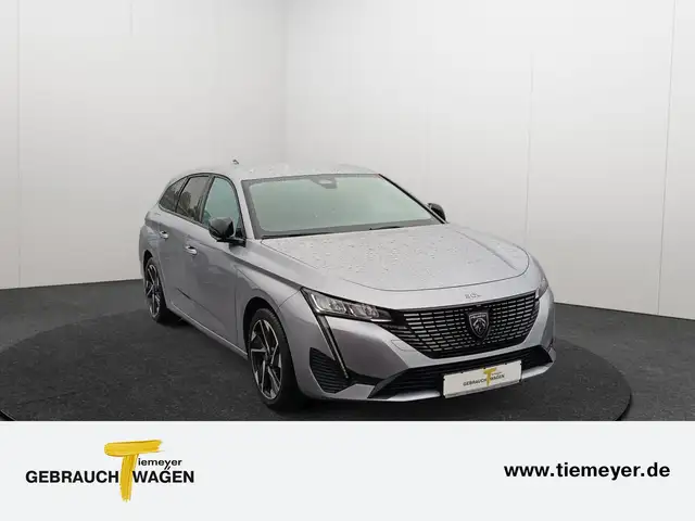 Peugeot 308 view 3