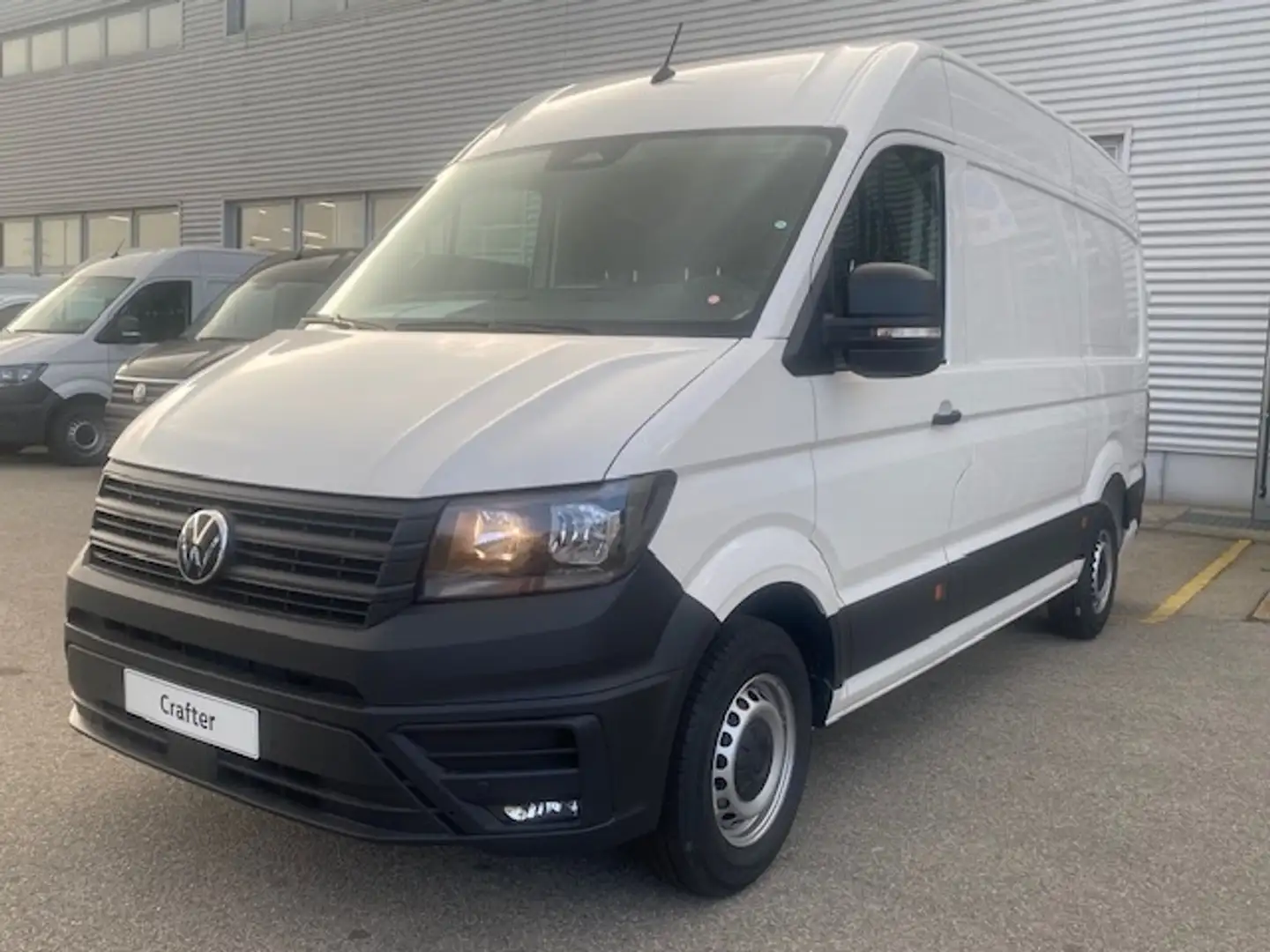 Volkswagen Crafter Van 35 L3H3 2.0 TDI 130 kW ant. man. Белый - 1