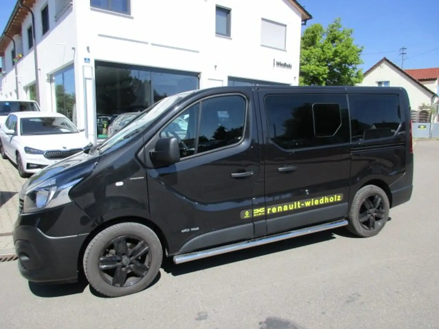 Renault Trafic L1H1 2,7t 8 SitzeExpression Standheizung Klima AHK Noir - 2