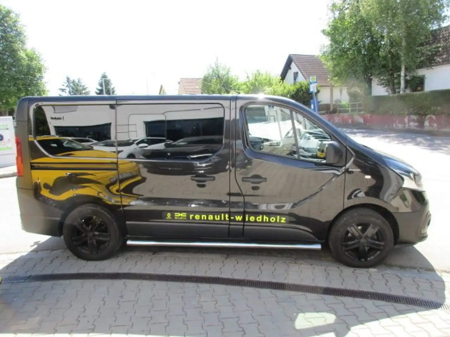 Renault Trafic L1H1 2,7t 8 SitzeExpression Standheizung Klima AHK Noir - 1