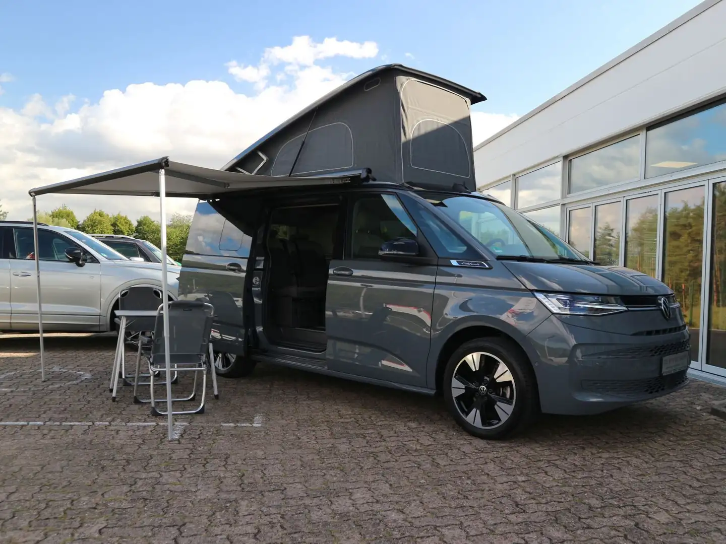 Volkswagen T7 California Ocean 2.0 TDI DSG AHK STHZG MATRIX Gris - 2