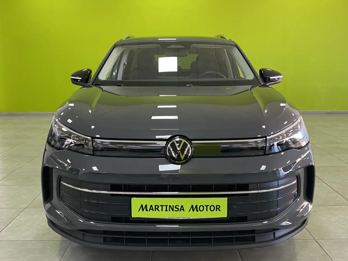 Volkswagen Tiguan 2.0TDI Más DSG 110kW Gris - 2