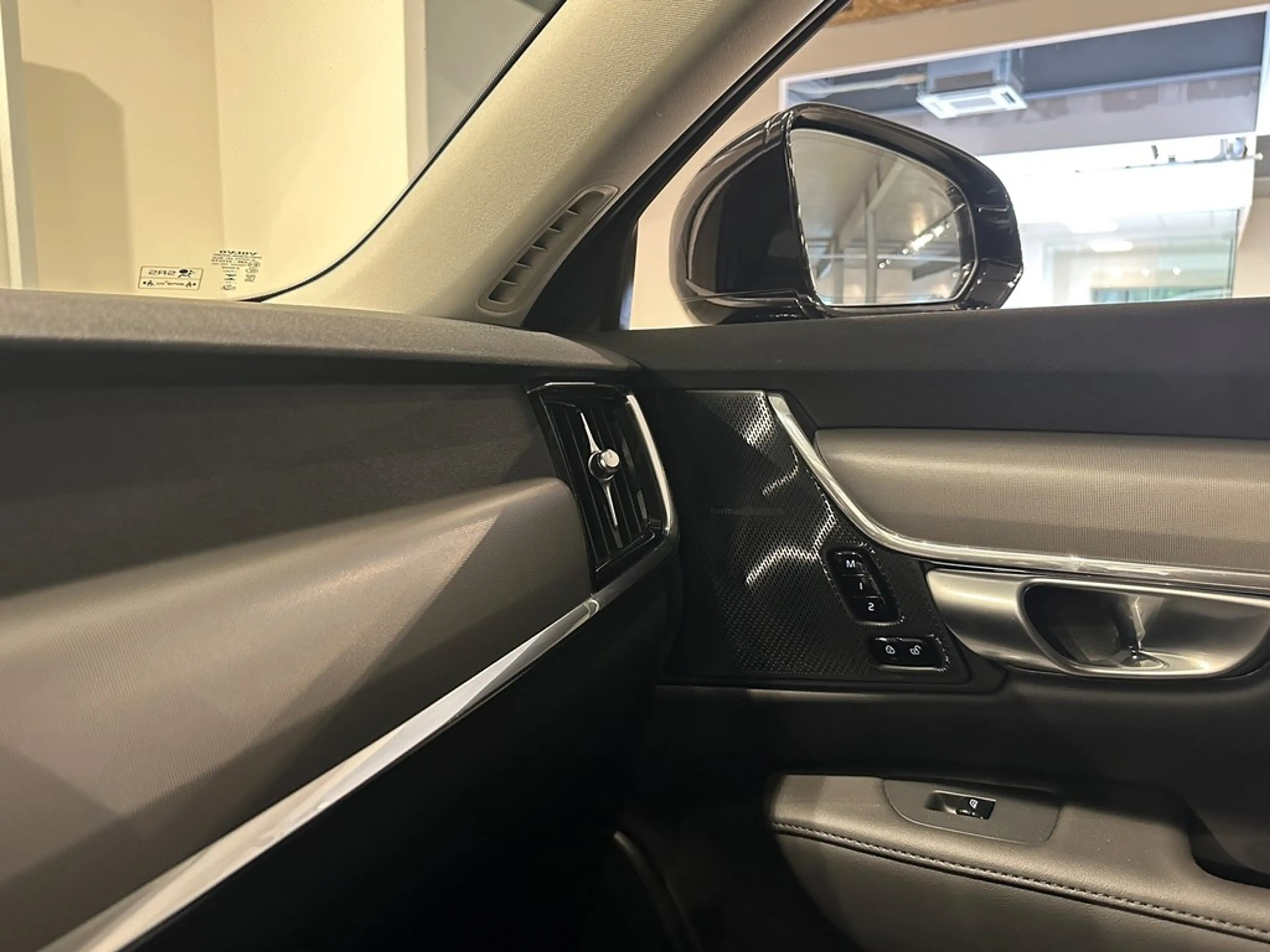 Volvo S90 T8 Recharge Bright Plus Long Range — photo 9
