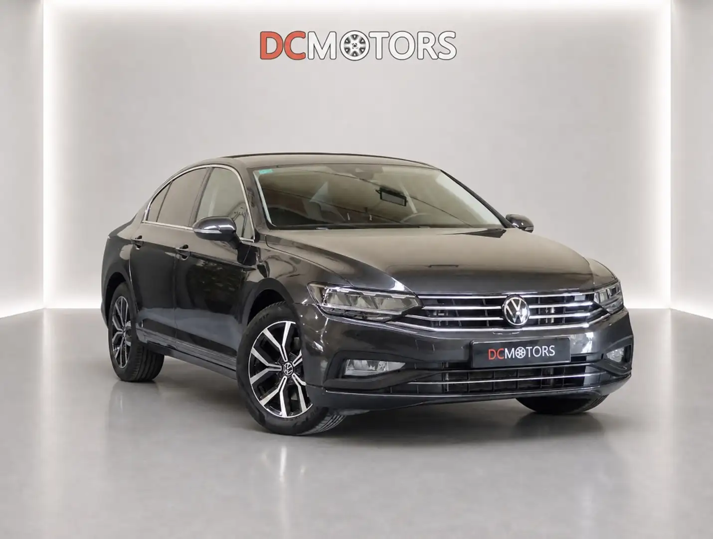 Volkswagen Passat 2.0 TDI 110KW DSG EXECUTIVE 4P Gris - 1