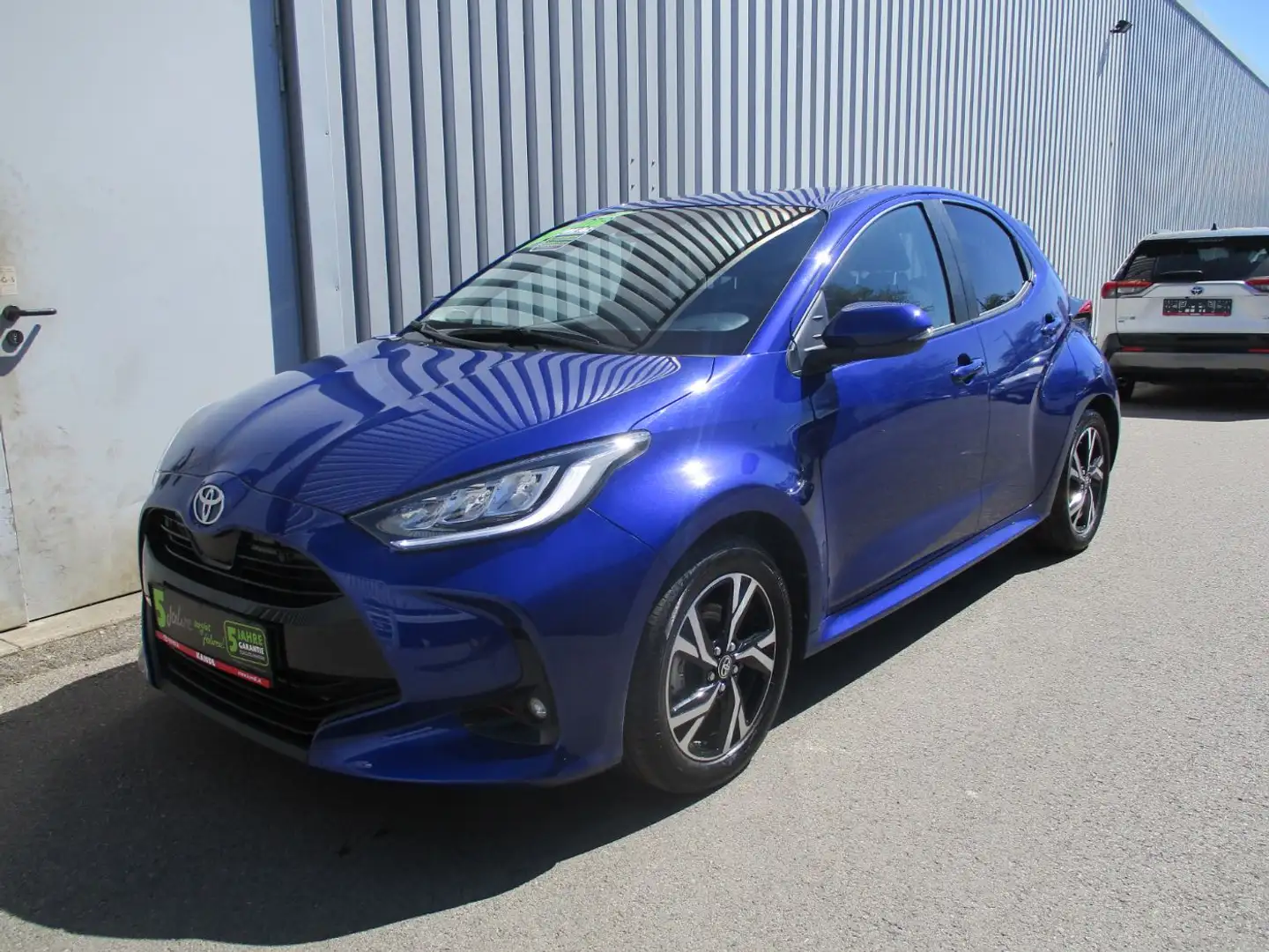 Toyota Yaris 1.5 VVT-i Hybrid Active Drive LED+SHZ+Kam. Blau - 2