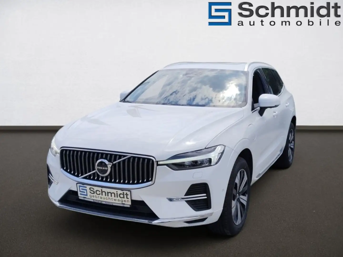 Volvo XC60 Plus, T6 AWD Plug-in Hybrid, Elektrisch/Benzin, Br Weiß - 1
