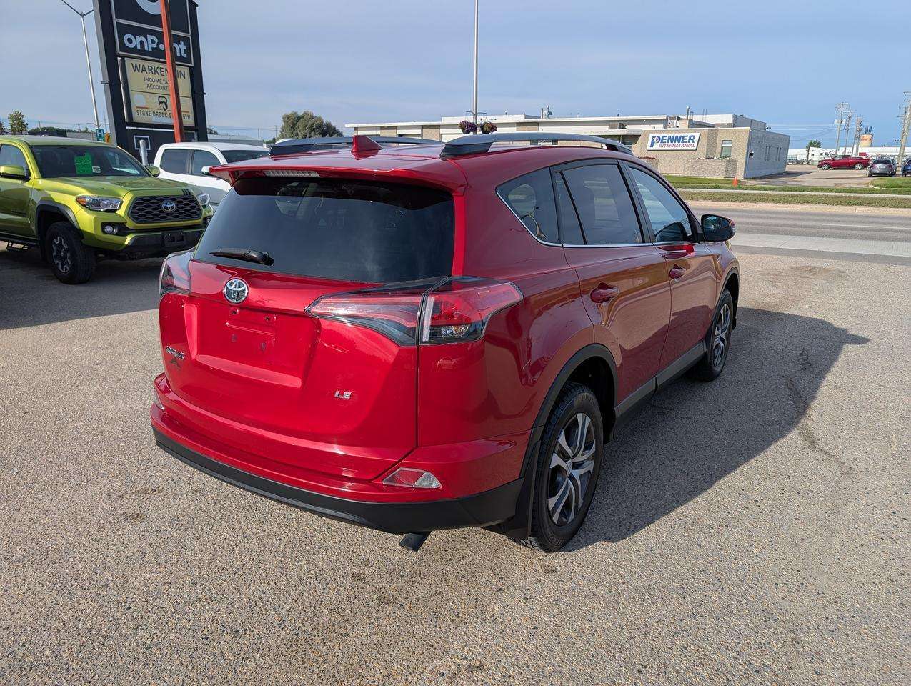 2017 Toyota RAV4 LE | Heated Seats | Back Up Camera — снимка 1