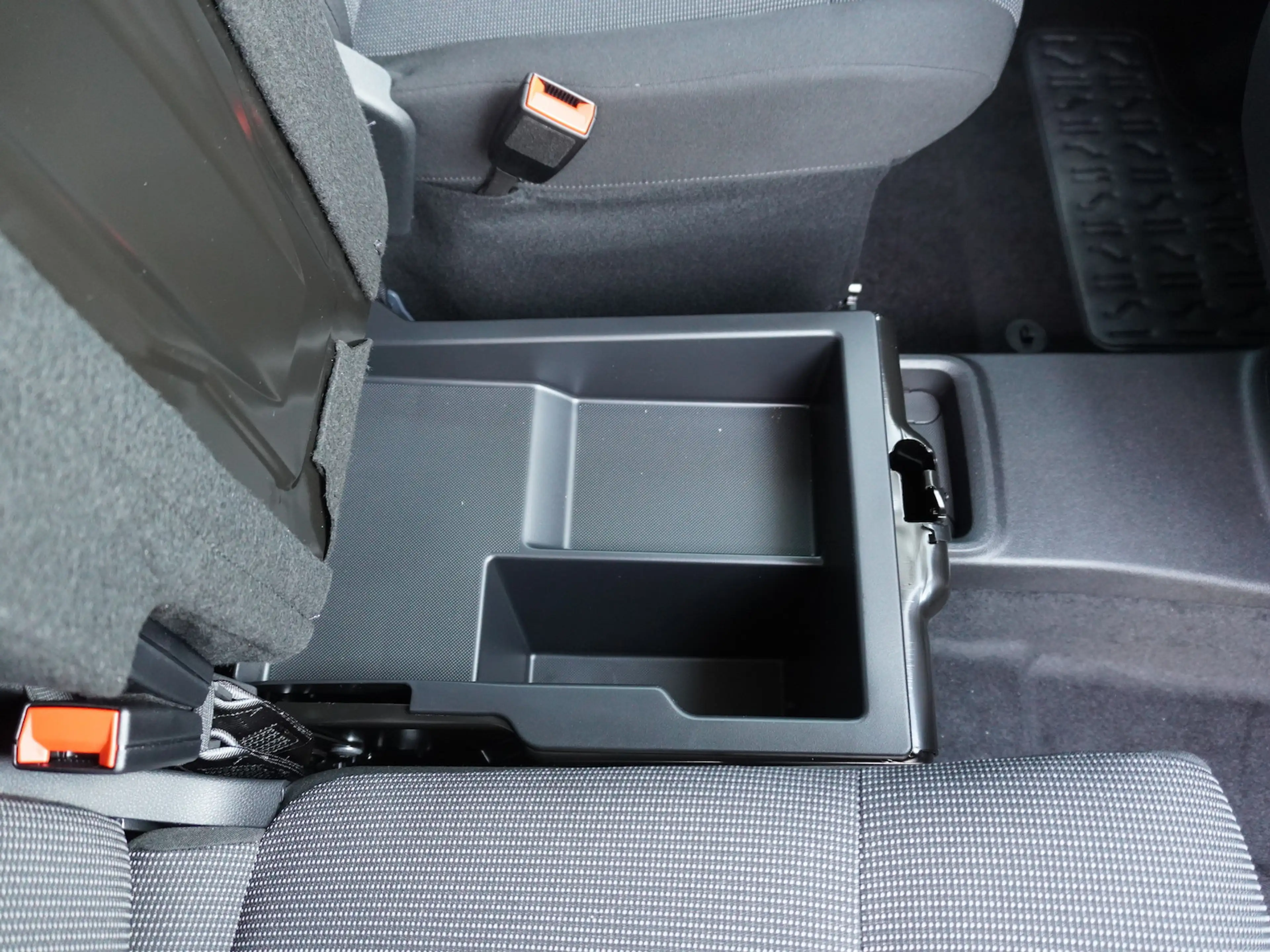 Fiat Doblo 3-Sitzer + Holzboden + Allwetterreifen — photo 13