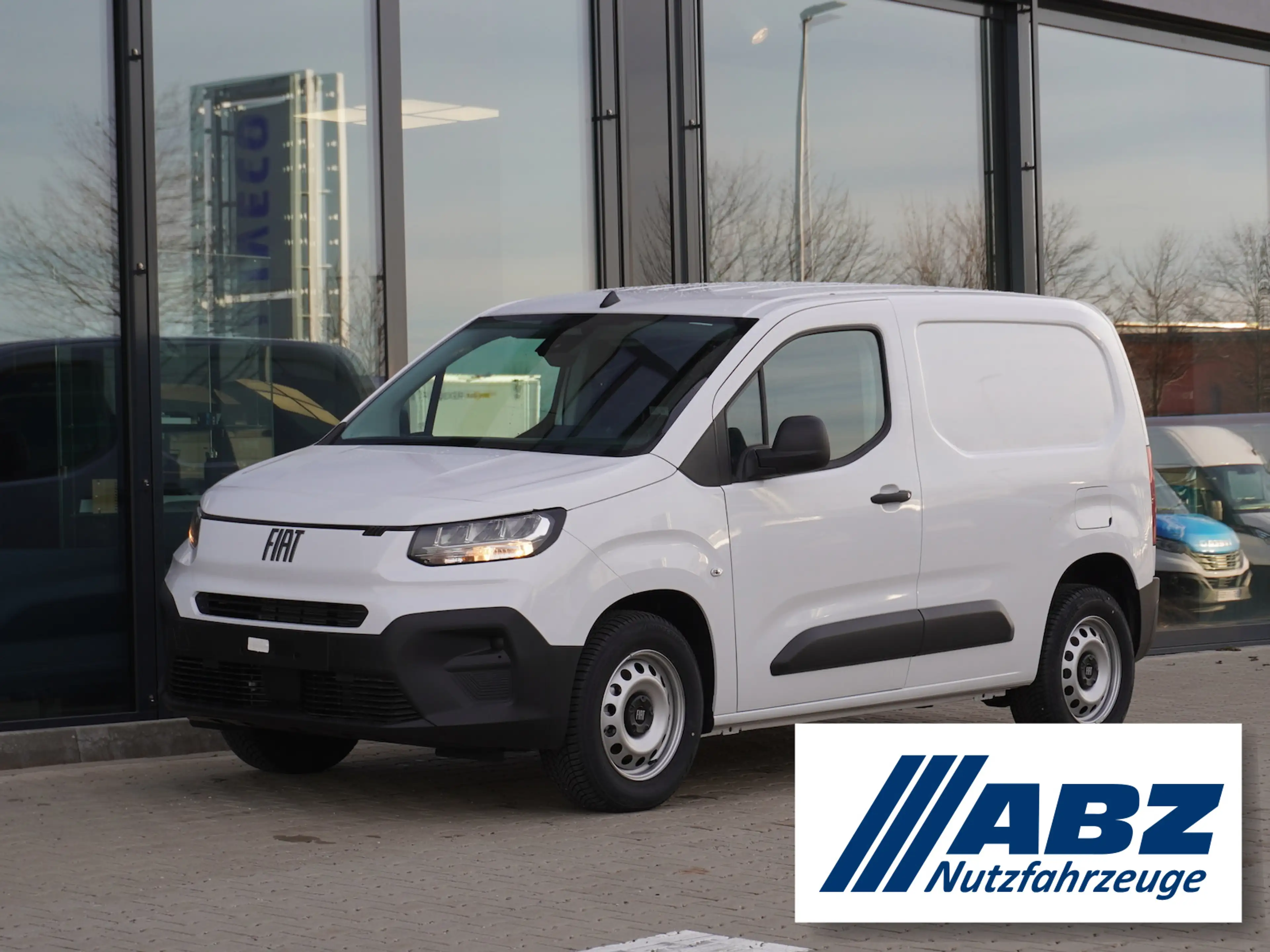 Fiat Doblo 3-Sitzer + Holzboden + Allwetterreifen