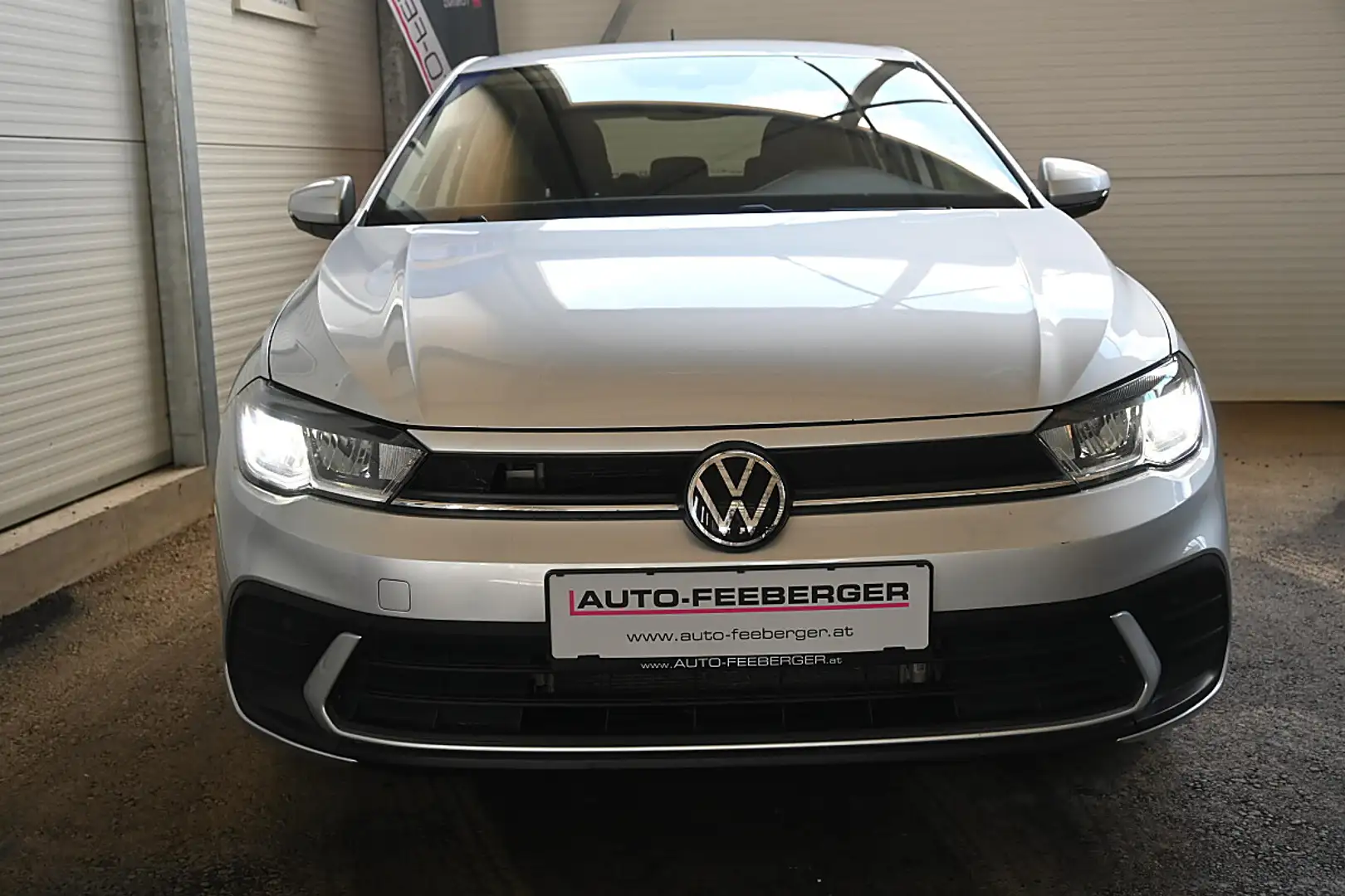 Volkswagen Polo 1,0 TSI; LED, Spurhalte, Tempomat, Bluetooth, 8... Silber - 2