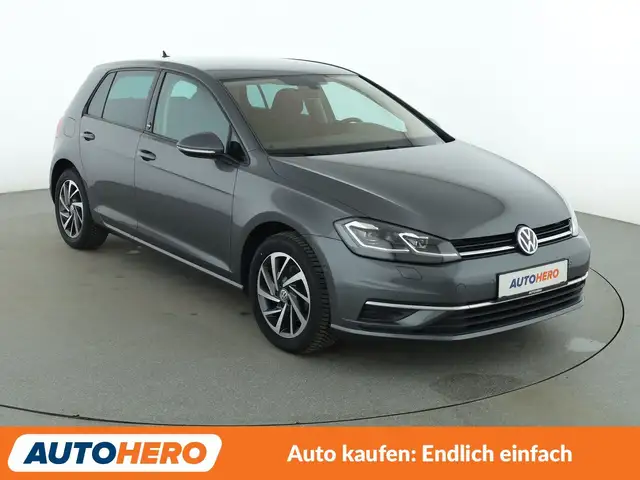 Volkswagen Golf view 8