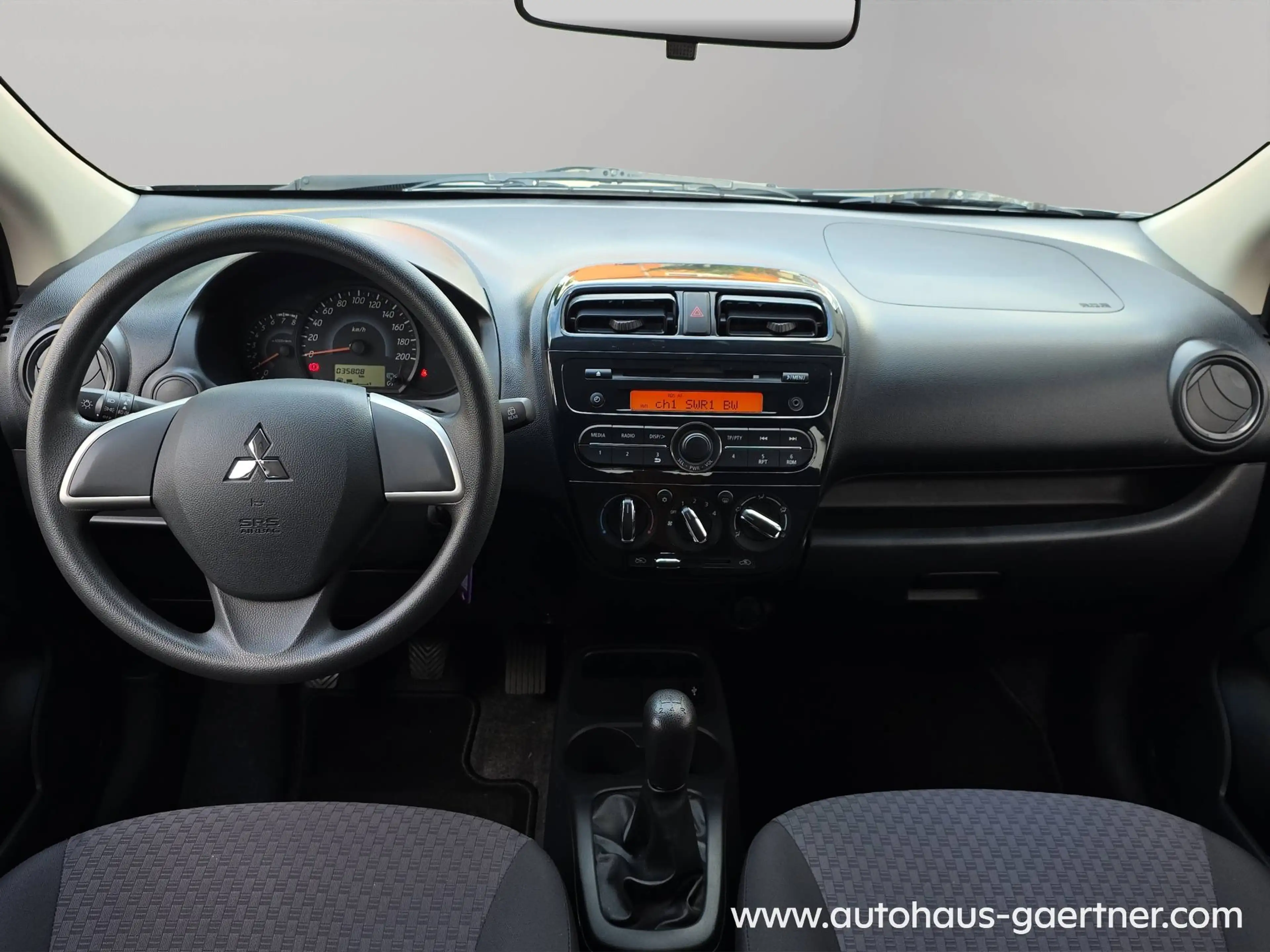 Mitsubishi Space Star Diamant Edition Klimaanlage Allwetterreifen Audiosystem — photo 9