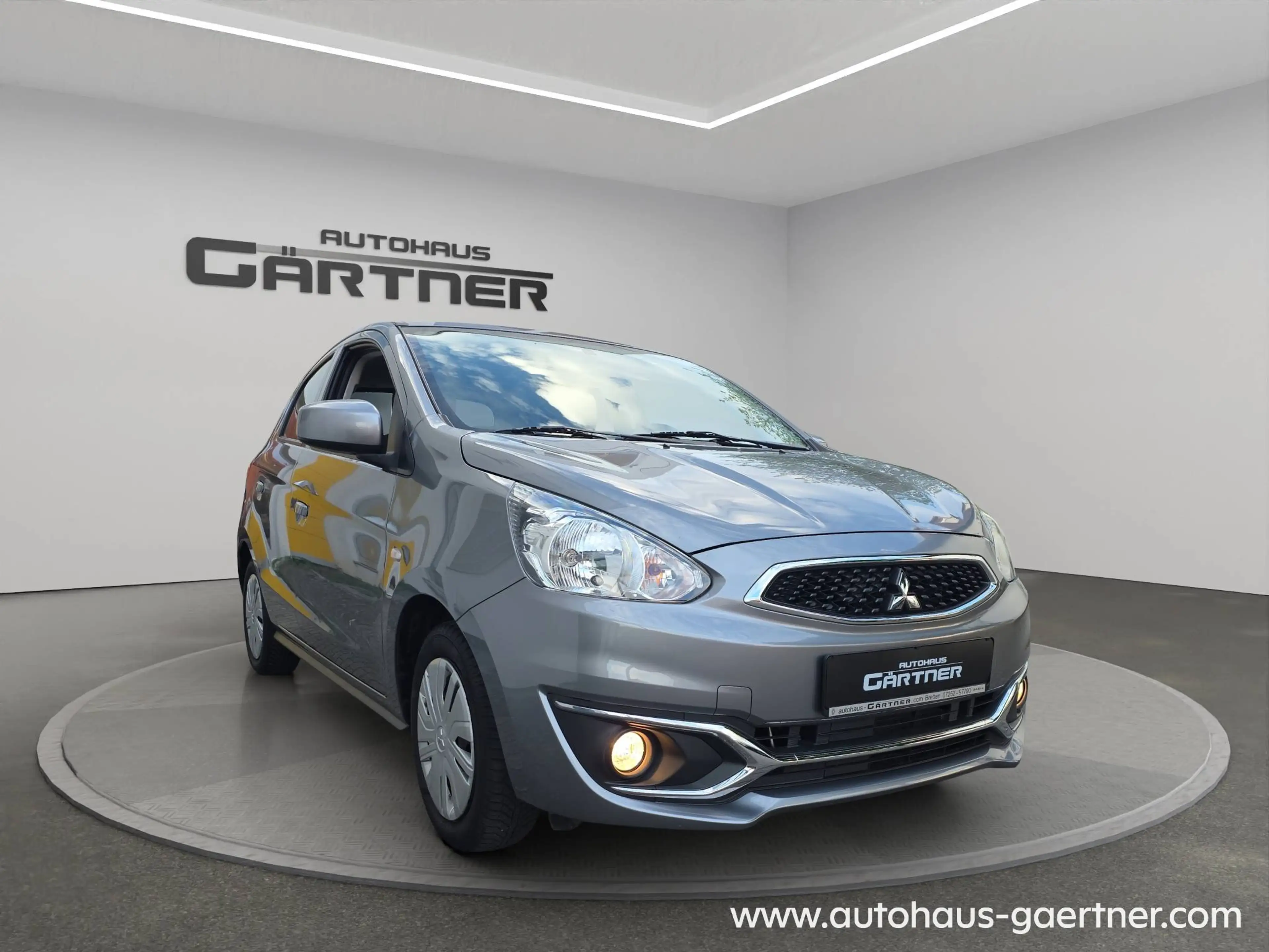 Mitsubishi Space Star Diamant Edition Klimaanlage Allwetterreifen Audiosystem — photo 5