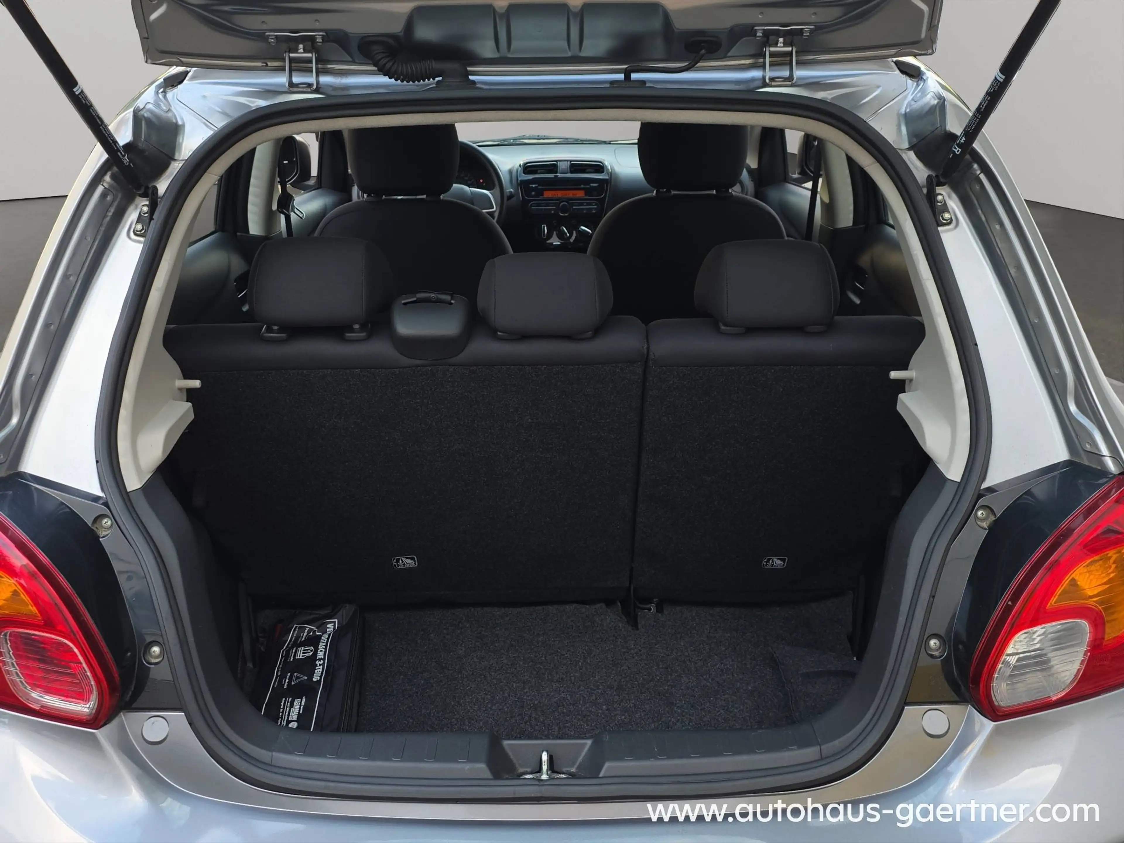 Mitsubishi Space Star Diamant Edition Klimaanlage Allwetterreifen Audiosystem — photo 7
