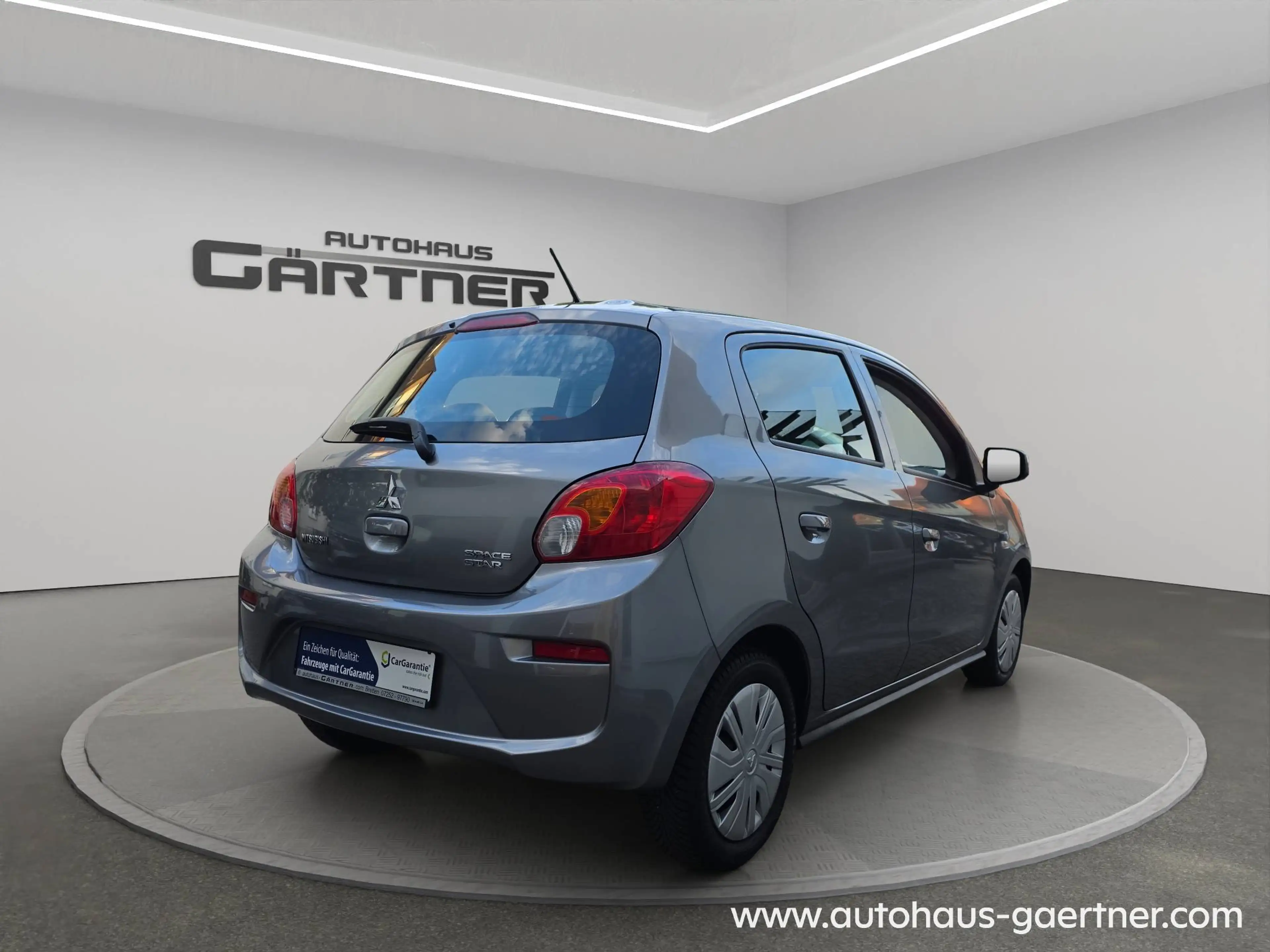 Mitsubishi Space Star Diamant Edition Klimaanlage Allwetterreifen Audiosystem — photo 4