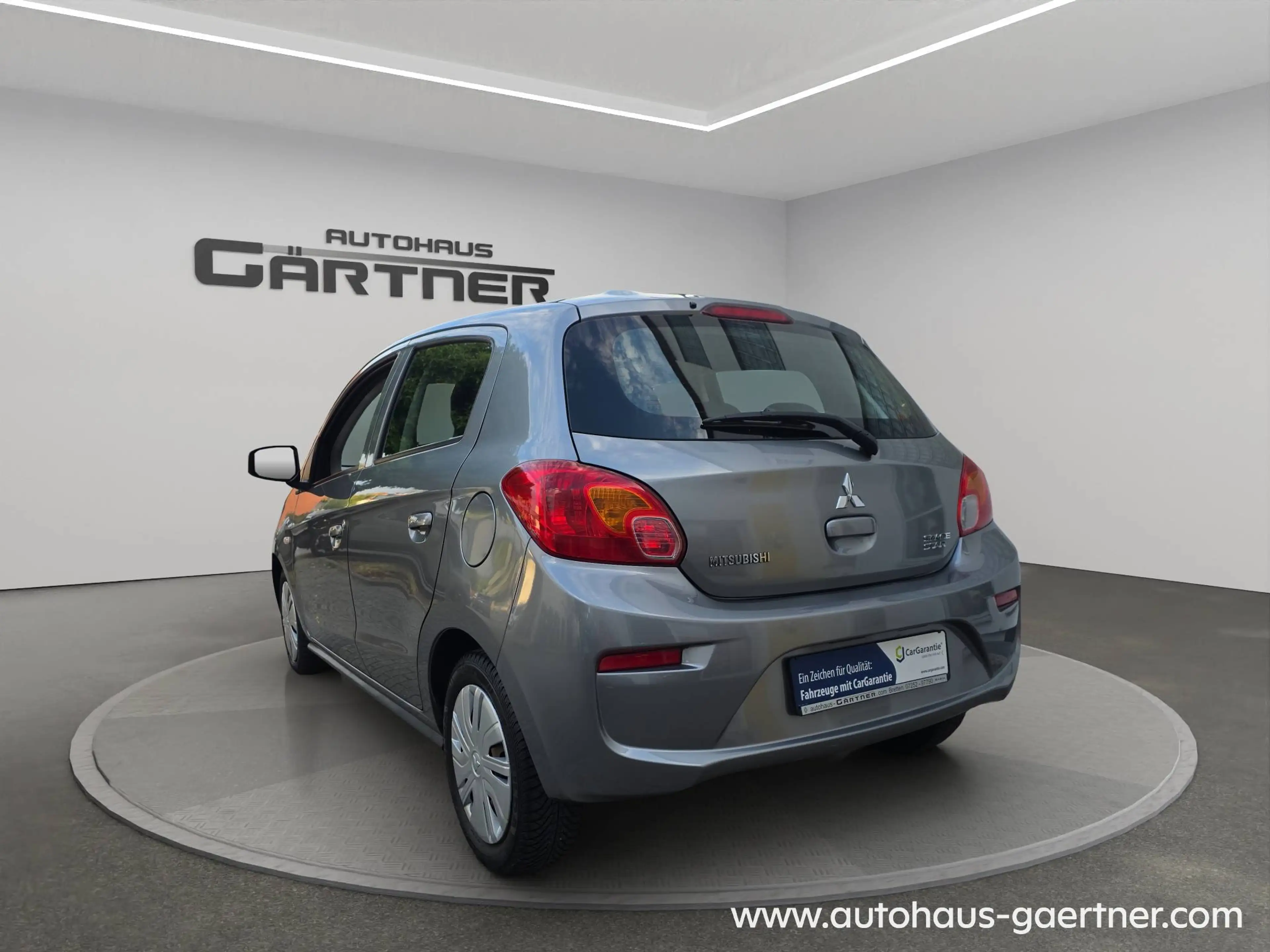 Mitsubishi Space Star Diamant Edition Klimaanlage Allwetterreifen Audiosystem — photo 3