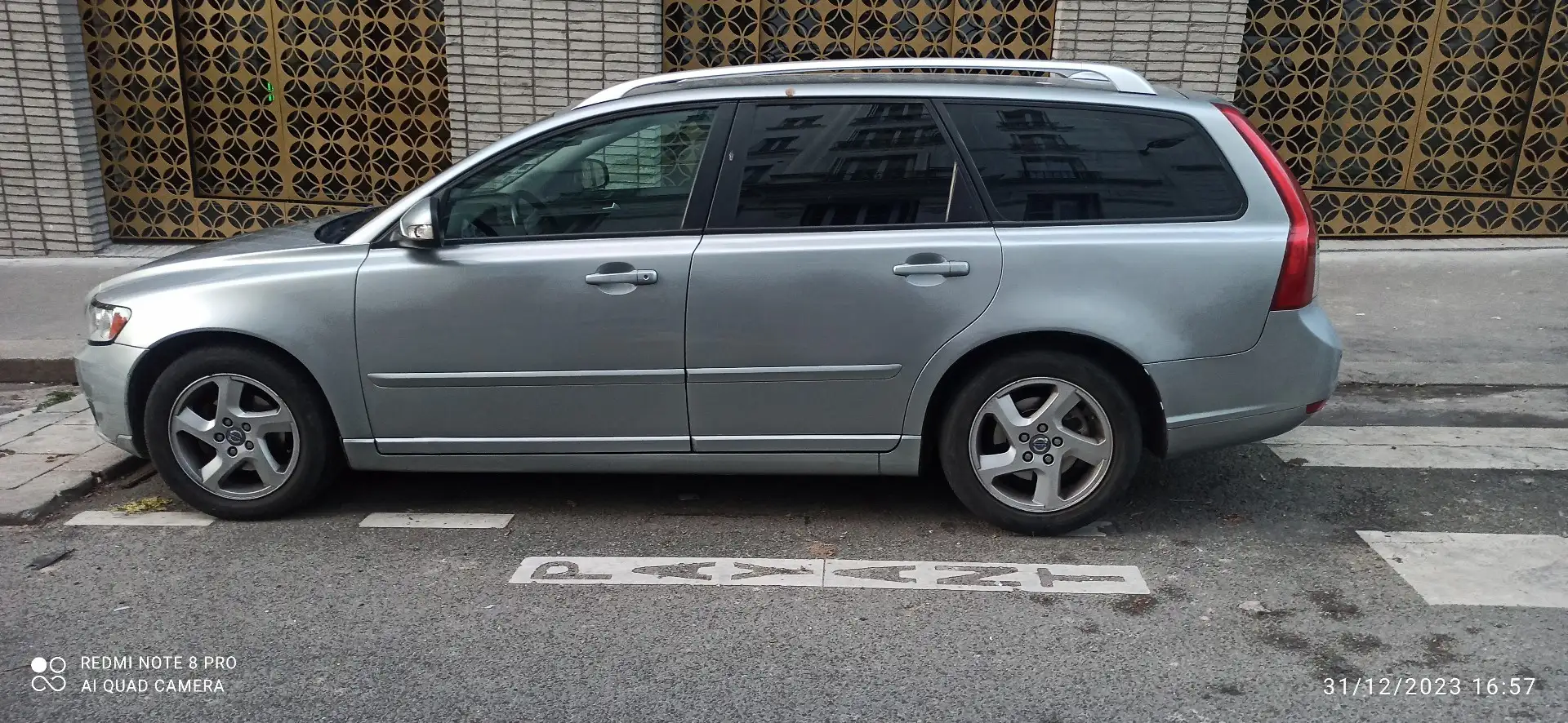 Volvo V50 D2 - 115 Business Pro Edition - 1