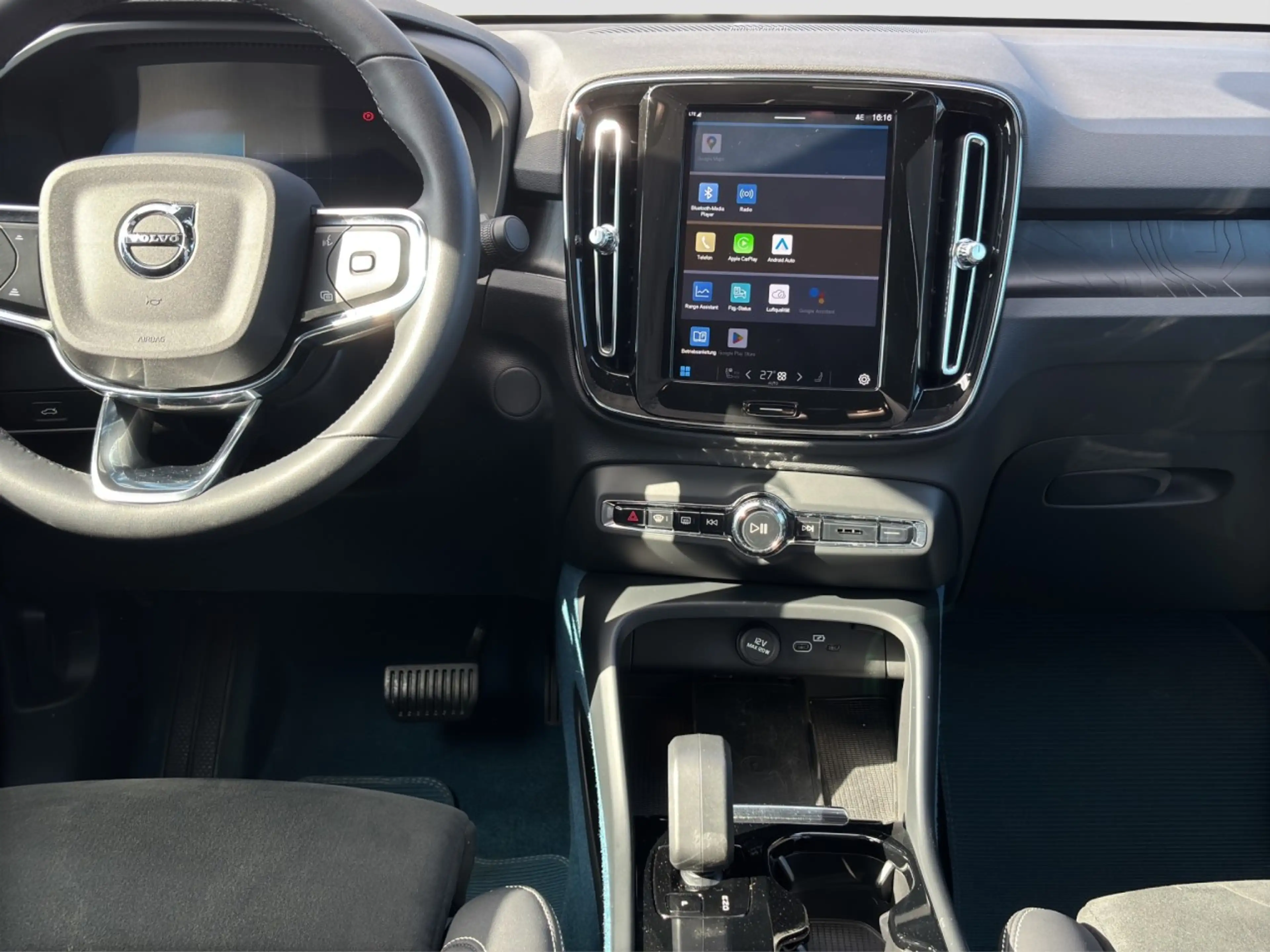 Volvo C40 Ultimate Pure Electric AWD/AHK/20Zoll+GJR Klima — photo 11