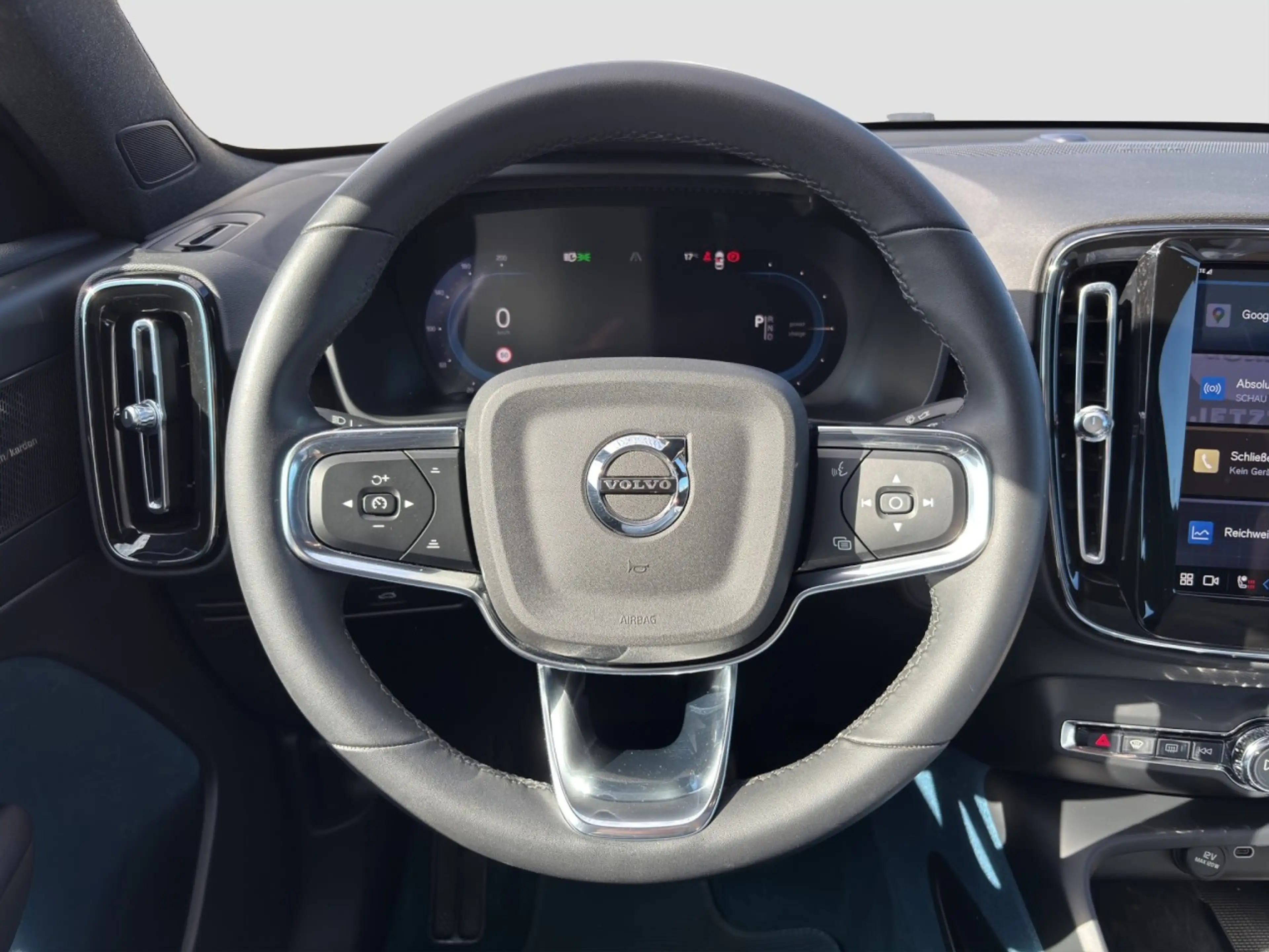 Volvo C40 Ultimate Pure Electric AWD/AHK/20Zoll+GJR Klima — photo 7