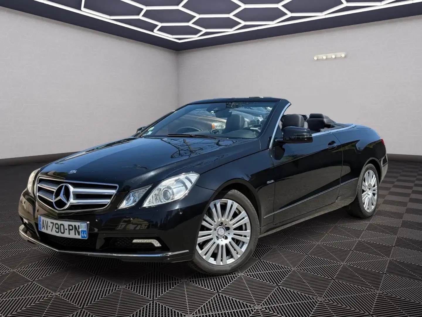 Mercedes-Benz E 350 E350 CDI BlueEfficiency (207.322) Noir - 1