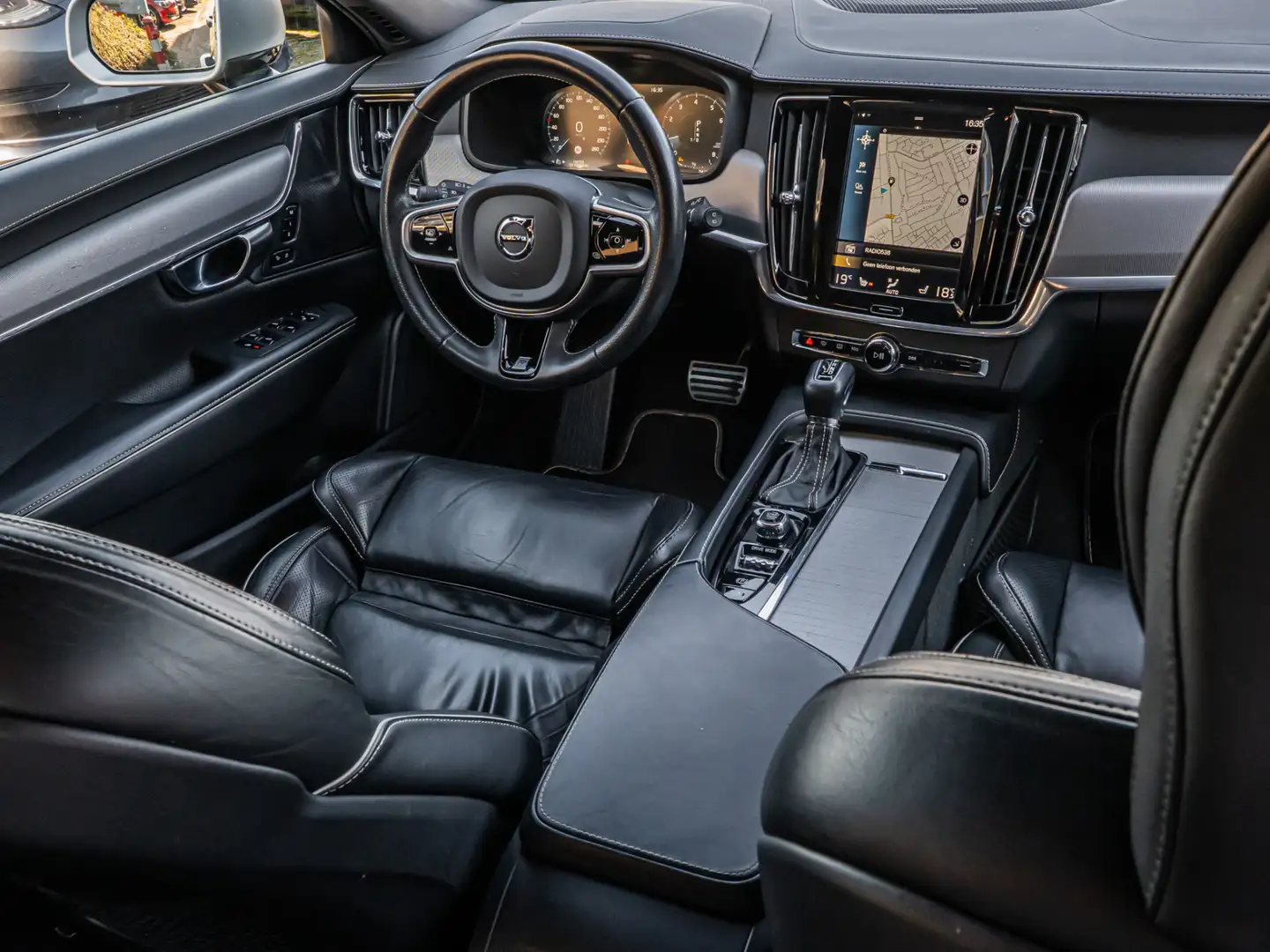Volvo V90 2.0 T4 Business Sport R-Design ORG NL HARMAN KARDO Black - 2
