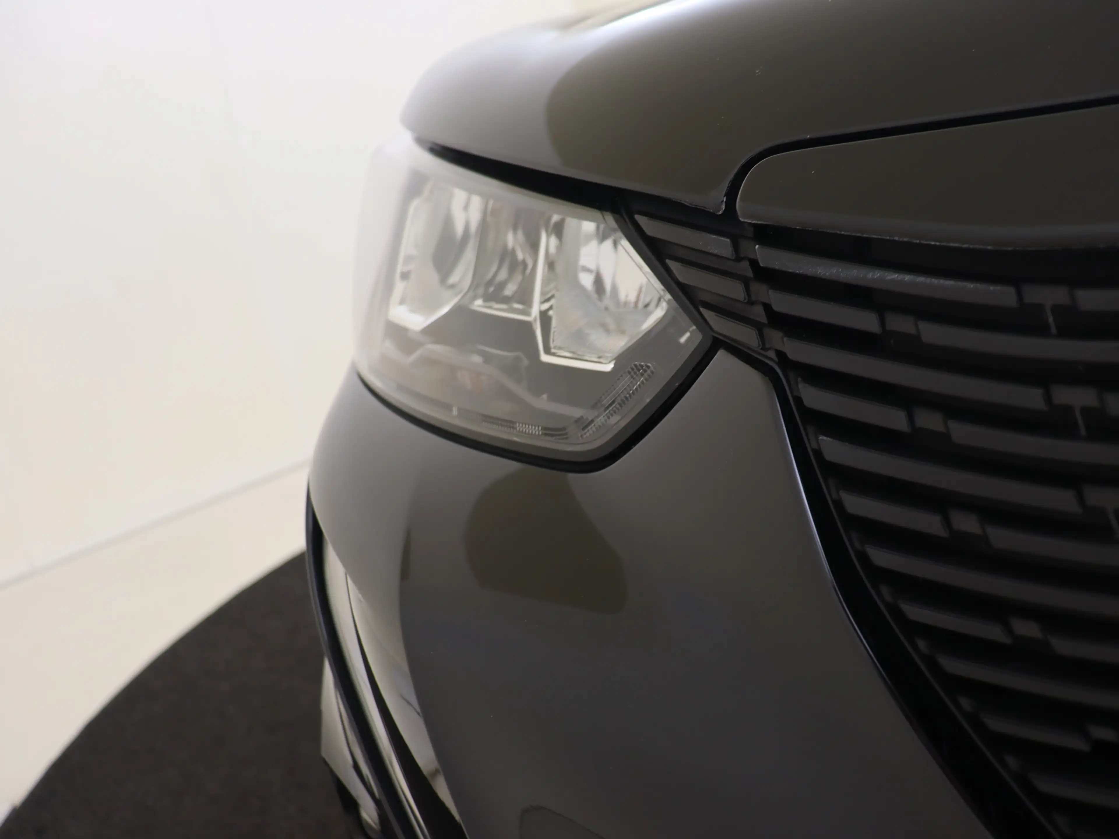 Peugeot e-2008 EV Blue Lease Allure 50 kWh — photo 13