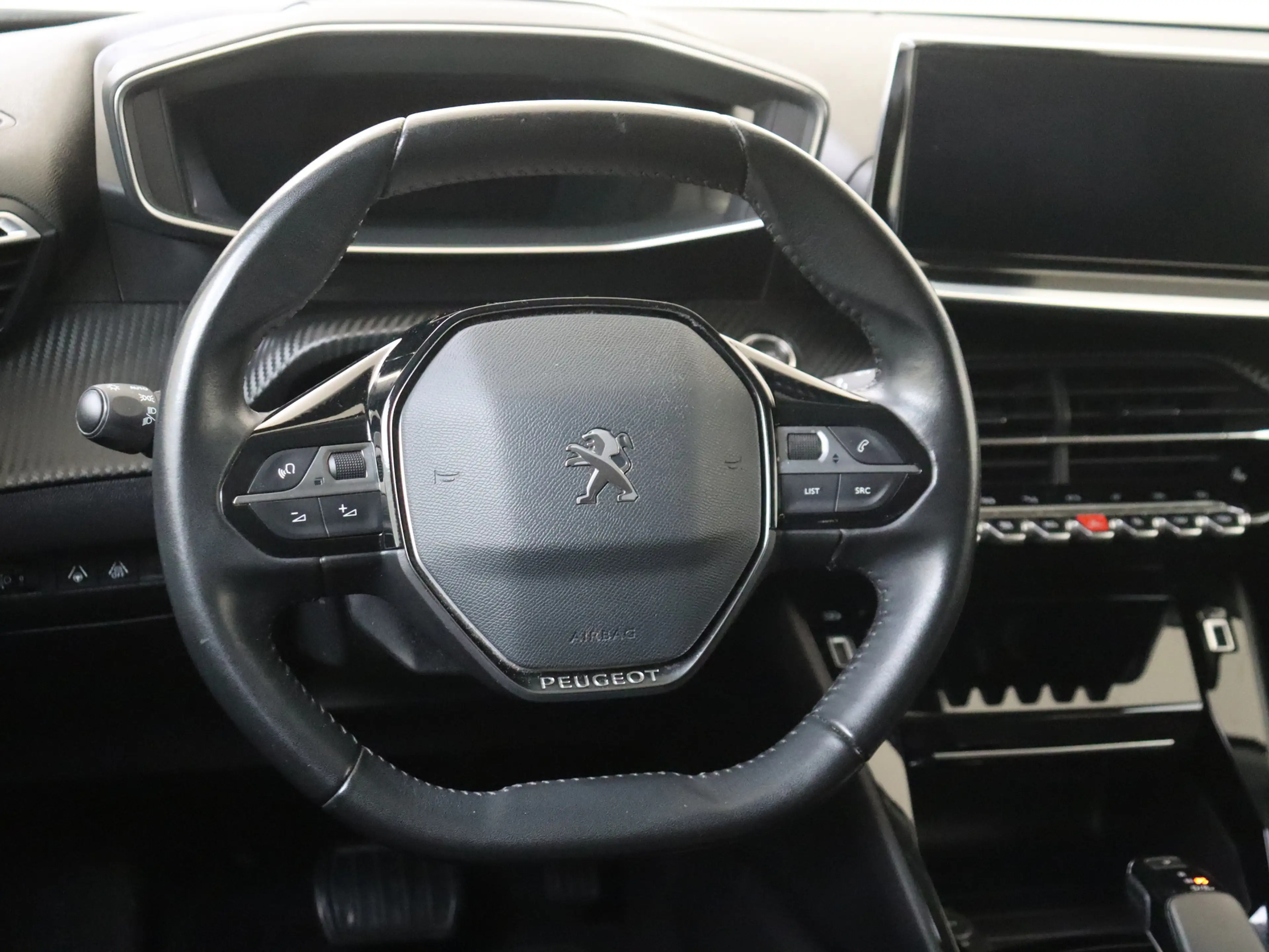 Peugeot e-2008 EV Blue Lease Allure 50 kWh — photo 6